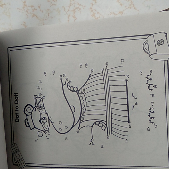 Activity pad for girls - Picture 4 of 10